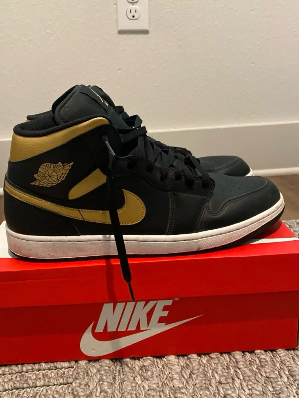 Jordan mid Top Sneakers - Black/Gold